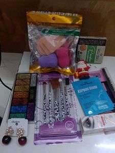Makeup Brush Set and Beauty Bundle