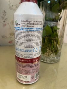 Mamaearth Onion Hair Fall Control Shampoo