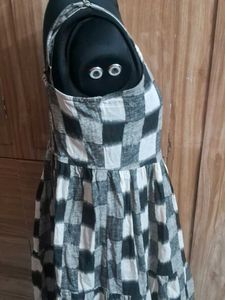 Chic Checkered Tiered Midi Dress