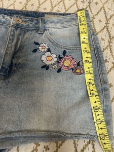 VERO MODA Embroidered Denim Cut-Off Shorts