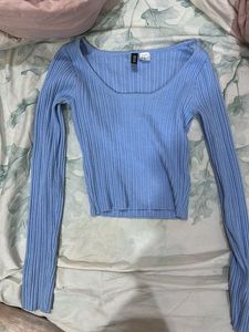Fitted ribbed y2k long sleeve cropped top