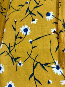 Floral Bell Sleeve Top🍋