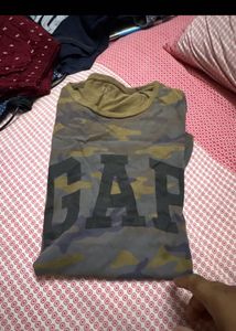 GAP Camo Print T-Shirt XL Size