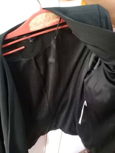 Chic Black Open Front Blazer