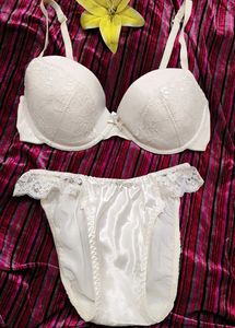 Elegant White Lingerie Set