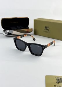 *BURBERRY SIGNATURE BLACK 2818*