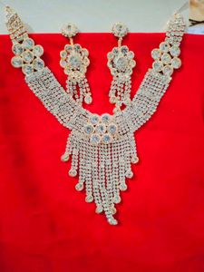 Sparkling Necklace and Earring Set