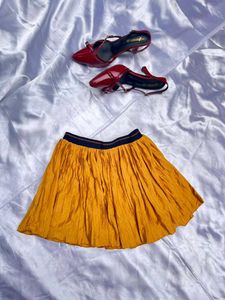 Chic Yellow Mini Skirt