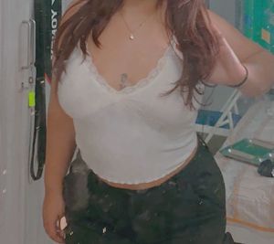 H&amp;M DIVIDED lacy crop top