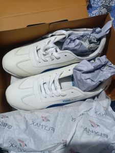 Puma Roma White &amp; Blue Sneakers
