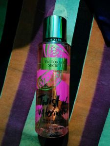Victoria's Secret Twist of Watermelon Body Mist