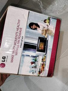 Microwave idli Crisper & Warmer