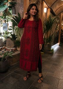 Elegant Red Kurta with Black Paisley Print