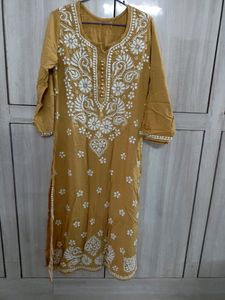 Lucknowi Chickankari Kurta