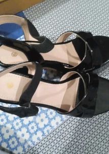 Stylish Black Heeled Sandals