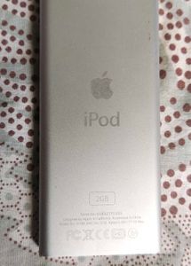 Apple iPod Classic Silver Portable 2gb MP3 Player