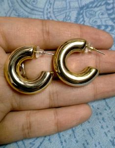 Chunky Gold black 🖤 Hoop Earrings two sets ..