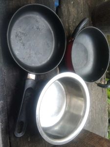 Set of 3 Non-Stick Pans & Saucepan