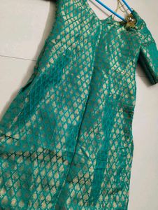 "Stunning Green &amp; Gold Ethnic Set for Sale! ✨