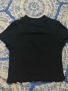 Ribbed Black T-shirt