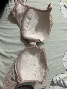 Victoria’s Secret Lace Bra - Elegant &amp; Comfortable