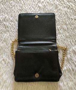 Black Slingbag (Women’s)