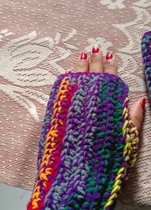 woolen gloves for women.