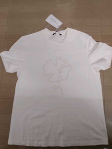Urban Revivo White Graphic Tee