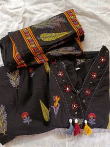 Black Floral Embroidered Kurti Set