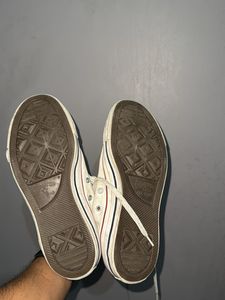 converse white sneaker