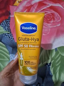 Vaseline Gluta-Hya Sunscreen SPF 50