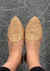 Embellished Beige Jutti Flats