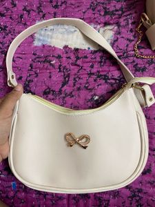 Cute White Hobo Bag with Bow