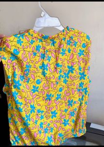 🧨NEW BRIGHT YELLOW TOP