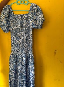 Blue Floral Midi Dress, size S, stretchable.