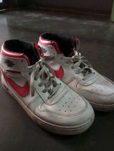 Nike White &amp; Red Sneakers