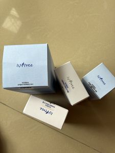 sealed Isntree Hyaluronic Acid Skincare Set