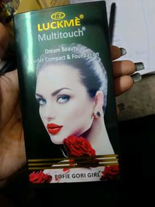 Luckme Multitouch Powder Compact & Foundation