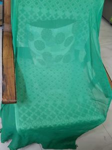 Elegant Emerald Green Dupatta with Lace Trim