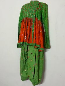 NAVRATRI keryu Embroidered Kurta Set with