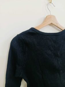 Black Button-Up Cropped Cardigan