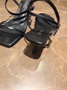 Chic Black Strappy Heeled Sandals