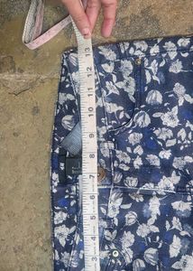 H &amp; M Floral Skinny Jeans