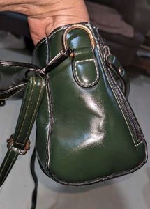 OLIVE GREEN SLINGBAG