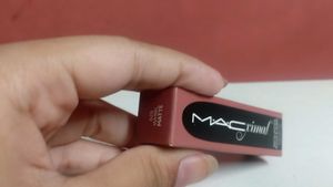 MAC Lipstick - Whirl Matte