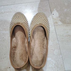 Elegant Pearl Embellished Juttis