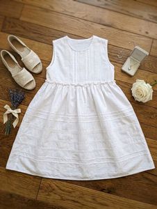 Chic White Sleeveless Summer Dress