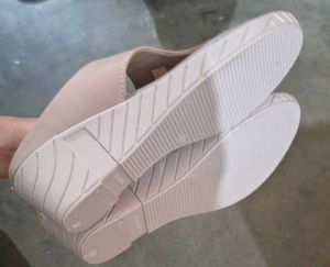 Stylish Beige Flats for Women