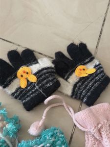 Cute Duckling &amp; Teal Mittens Set