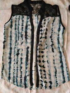 Stylish Sleeveless Tie-Dye Top with Lace